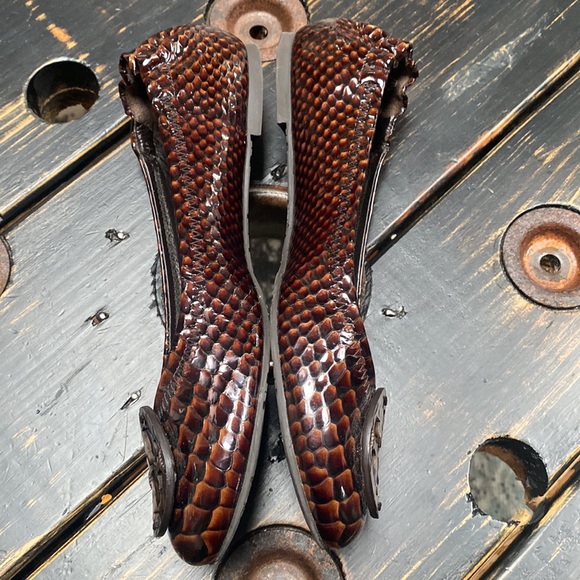 Tory Burch Reva Dark Brown Patent Leather Ballet Flats with “Snakeskin” Pattern - Picture 5 of 9